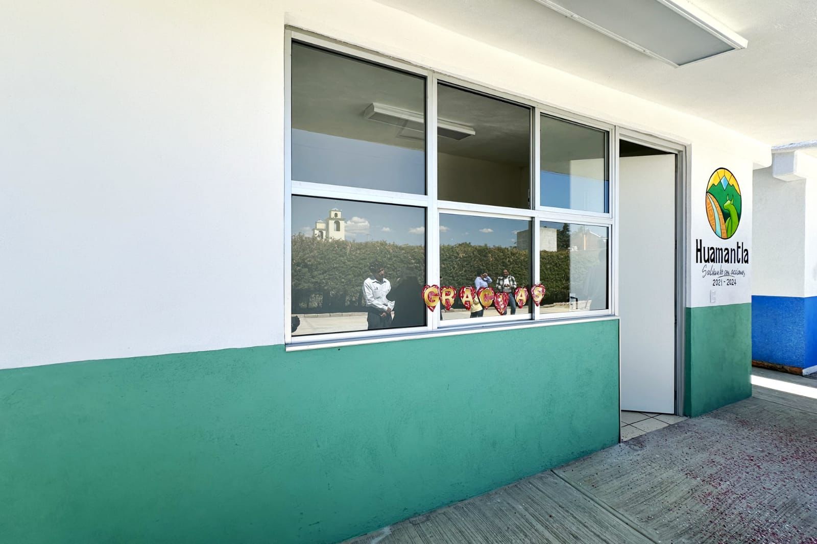 Entrega Ayuntamiento de Huamantla obra educativa en NCP José María Morelos